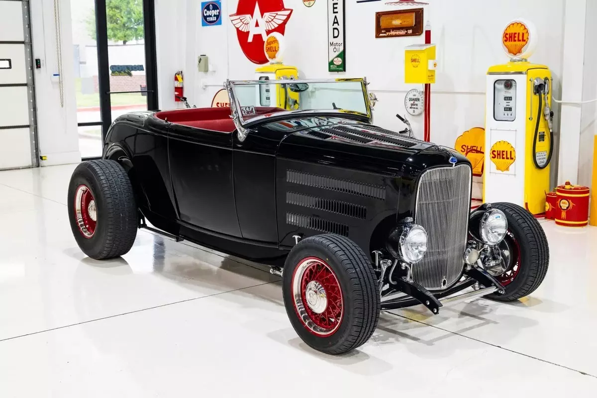 1932 Ford Hi-Boy Roadster - photo 13