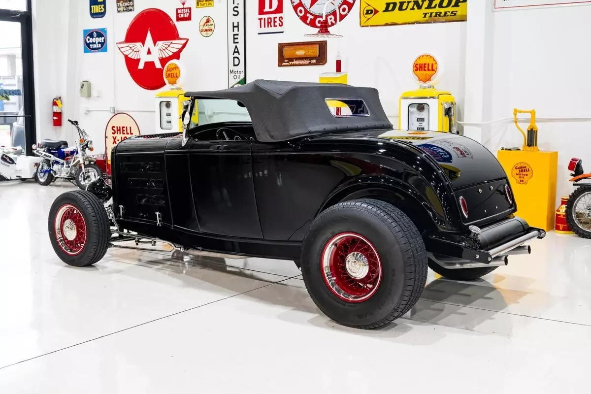 1932 Ford Hi-Boy Roadster - photo 6