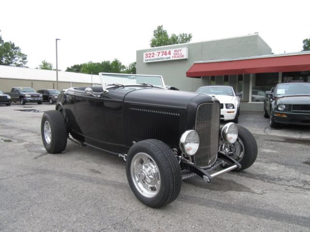 1932 Ford Roadster - photo 2