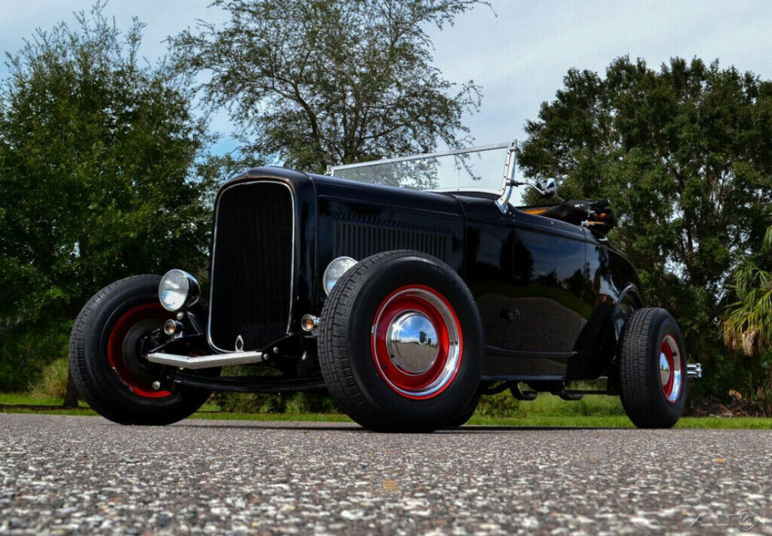 1932 Ford STREET ROD Ford 8.8 rear end, painted floors, 4 bar suspension - photo 11