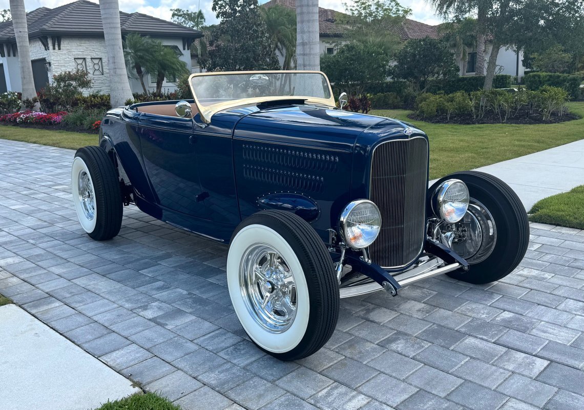 1932 Ford Hi-Boy Roadster - photo 2