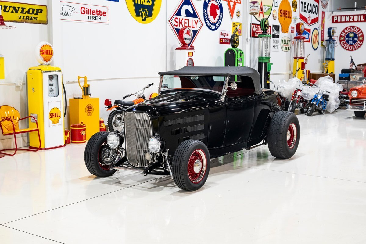 1932 Ford Hi-Boy Roadster - photo 2