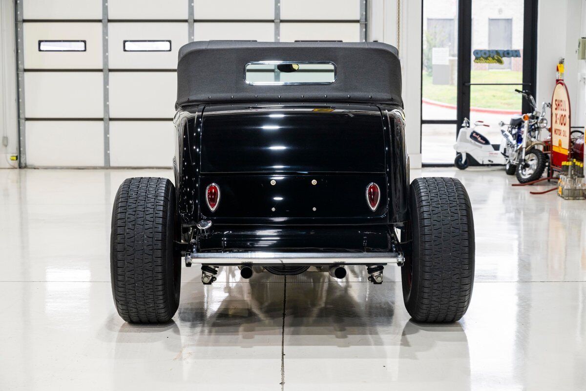 1932 Ford Hi-Boy Roadster - photo 9