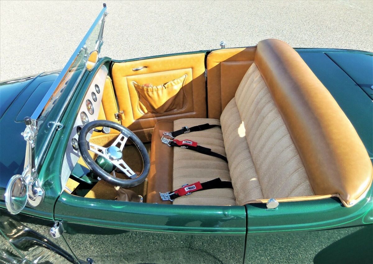 1932 Ford Roadster - photo 9