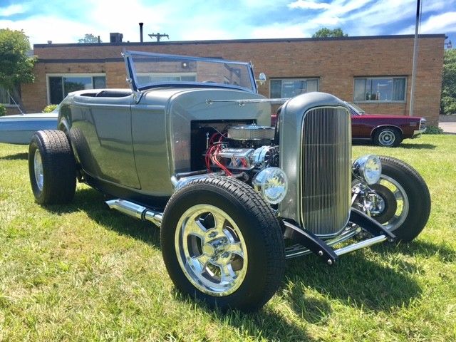 1932 Ford HIGH BOY ROADSTER - photo 2