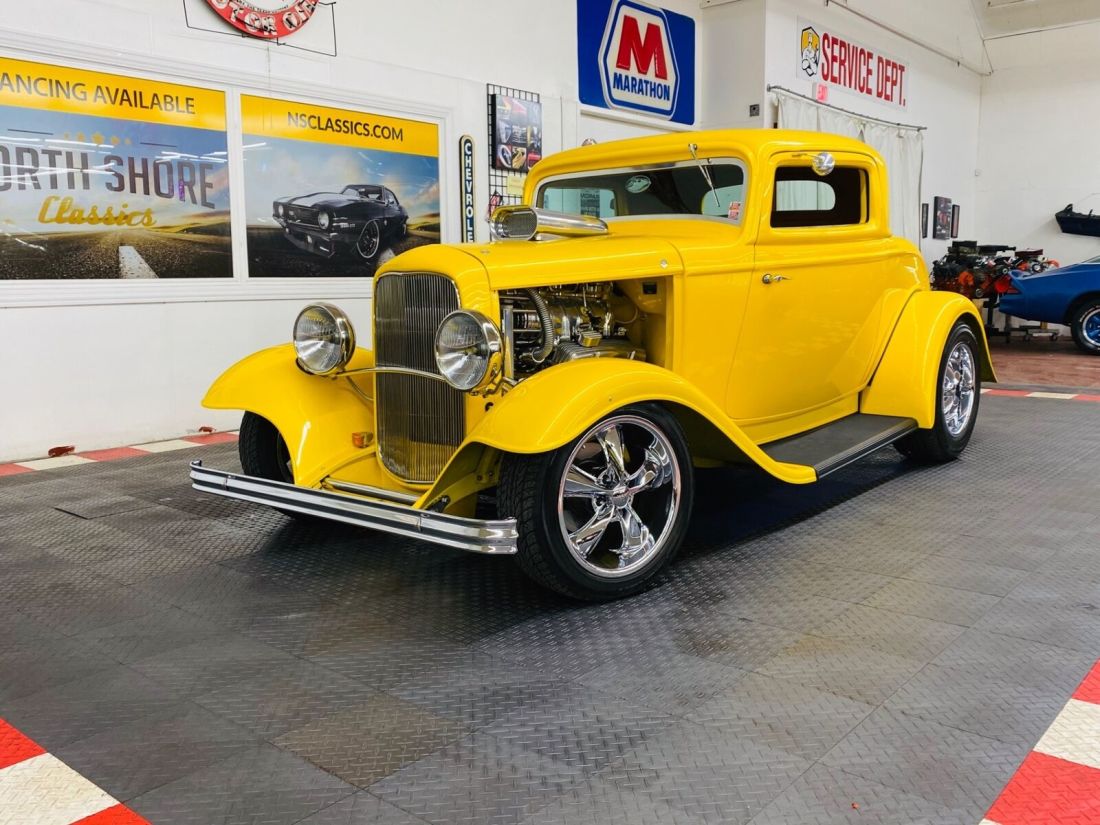 1932 Ford Hot Rod / Street Rod - SHOW CAR QUALITY - SUPERCHARGED 355 ENGINE - - photo 2