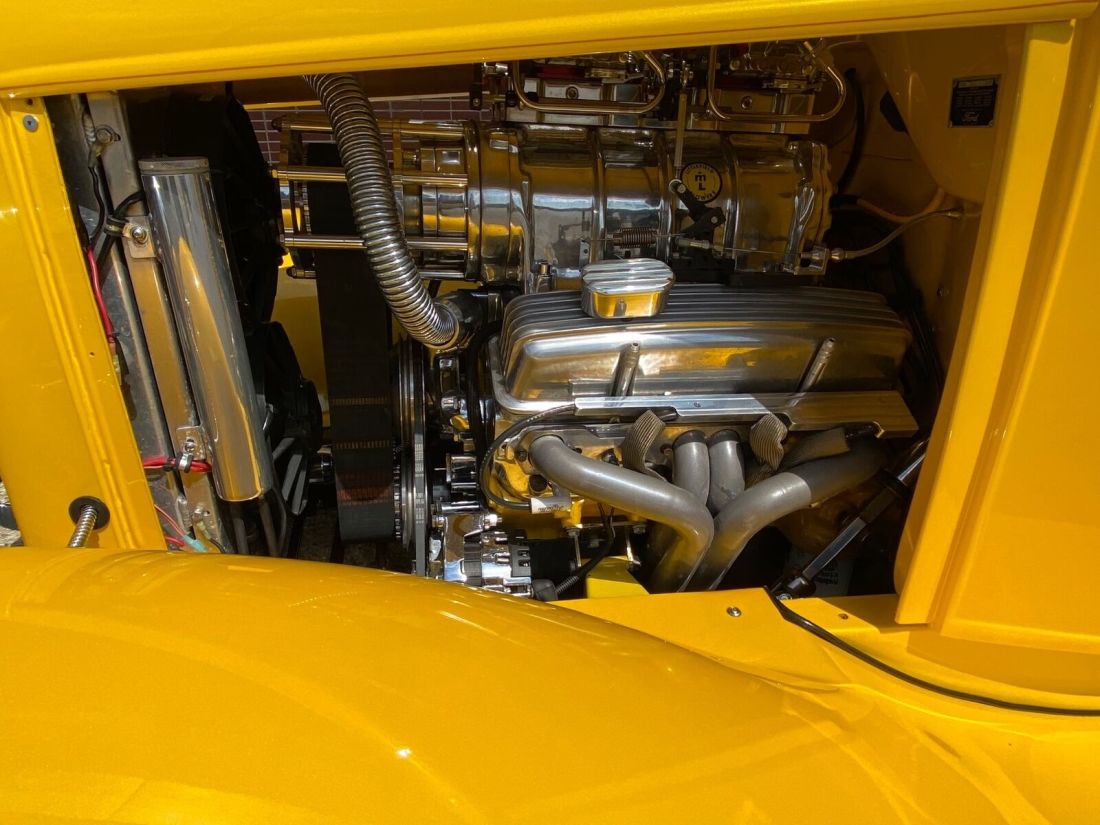 1932 Ford Hot Rod / Street Rod - SHOW CAR QUALITY - SUPERCHARGED 355 ENGINE - - photo 7