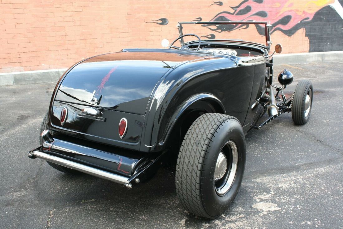 1932 Ford Roadster - photo 3
