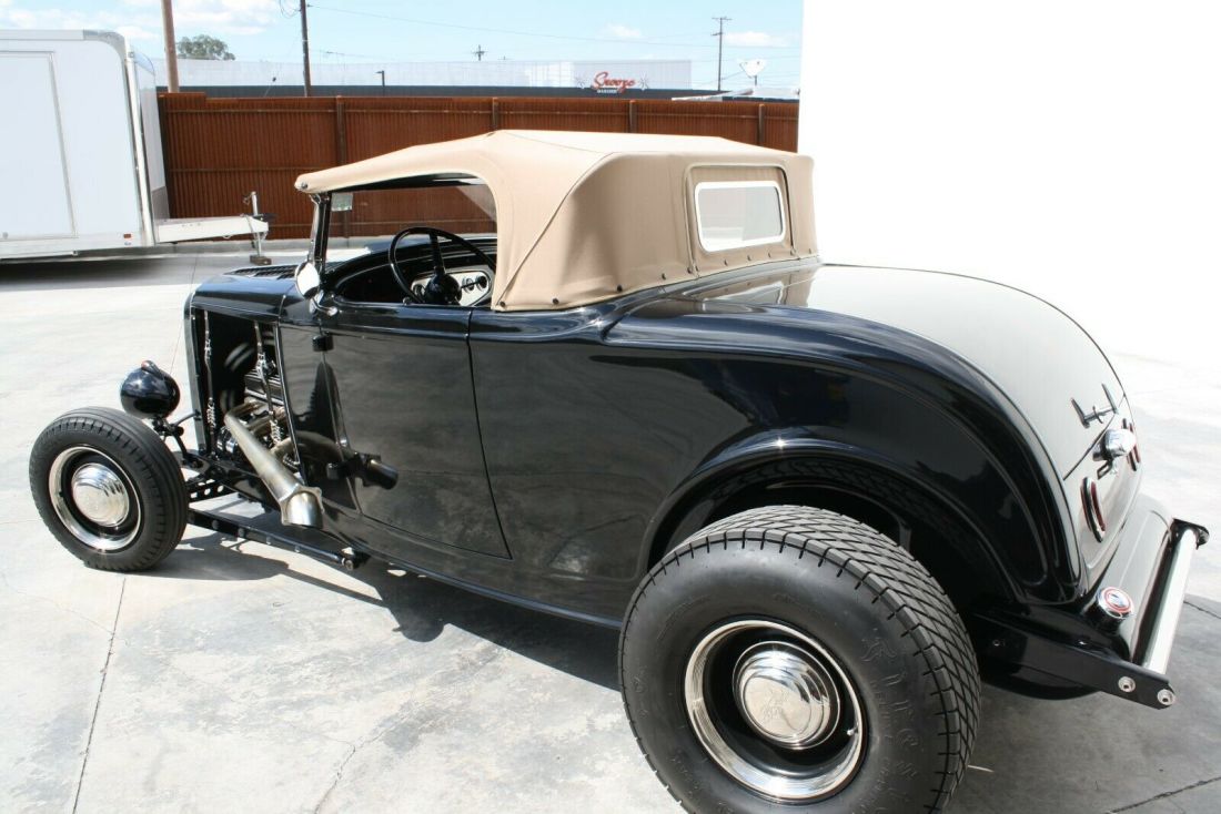 1932 Ford Roadster - photo 7
