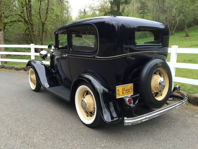1932 Ford Tudor Sedan - photo 3