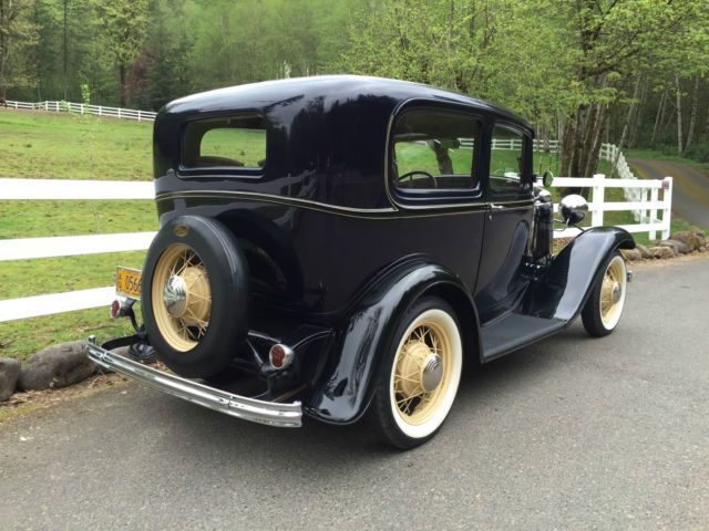 1932 Ford Tudor Sedan - photo 4