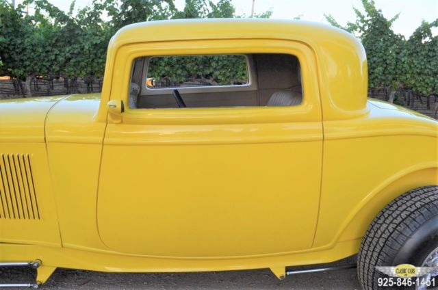 1932 Ford Model A CALIFORNIA 3-WINDOW DEUCE COUPE - photo 9