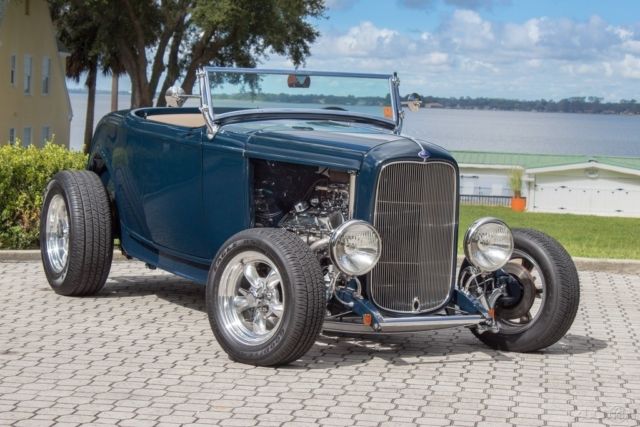 1932 Ford Model A Dual 4-BBL Carb / Edelbrock 350 V8 / Custom Tan Vinyl - photo 2
