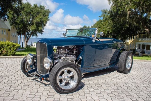 1932 Ford Model A Dual 4-BBL Carb / Edelbrock 350 V8 / Custom Tan Vinyl - photo 4