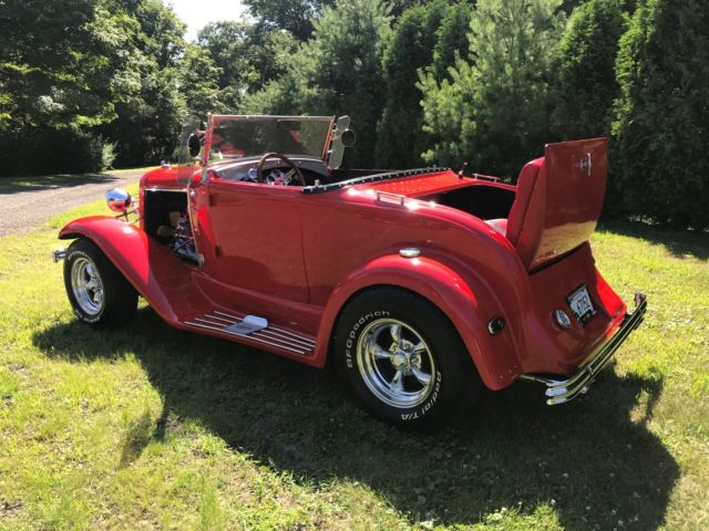 1932 Ford Model A Roadster - photo 2
