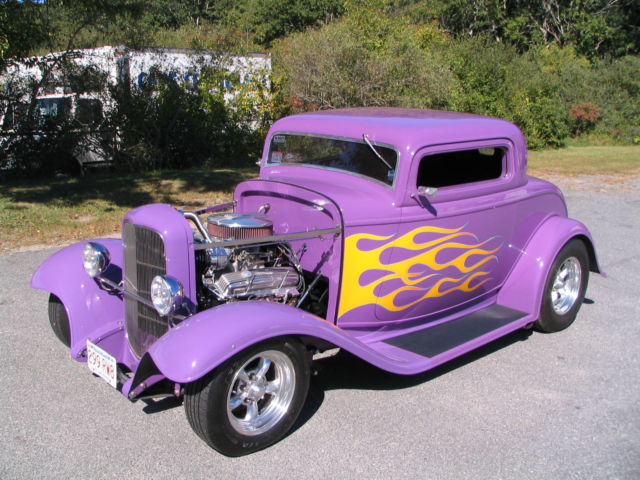 1932 Ford Model A 3-window Coupe