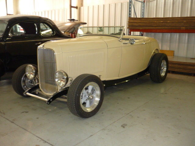 1932 Ford Roadster "Dearborn Deuce" Retractable Top - photo 2
