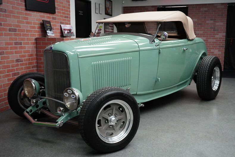 1932 Ford Roadster - photo 4