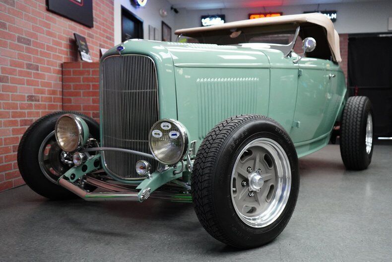 1932 Ford Roadster - photo 5