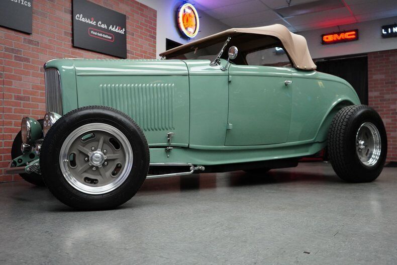 1932 Ford Roadster - photo 6