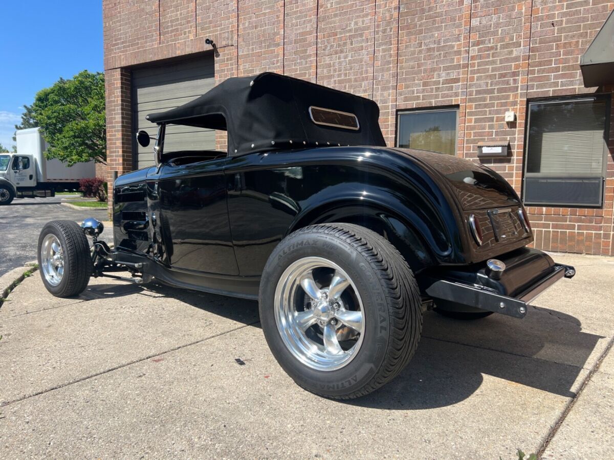 1932 Ford Roadster - photo 4