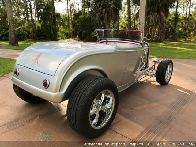1932 Ford Roadster - photo 3