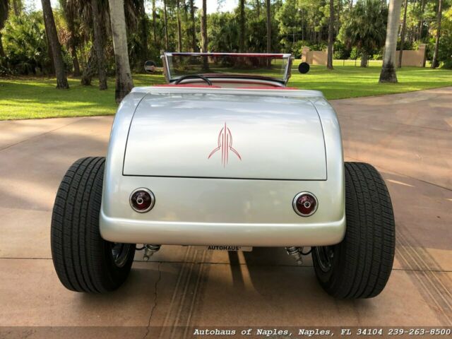 1932 Ford Roadster - photo 4