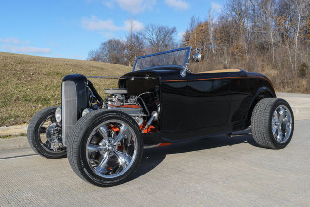 1932 Ford Roadster Freshly Built Black/Tan 350 / 700R4 High Quality Build 1932 Ford Roadster