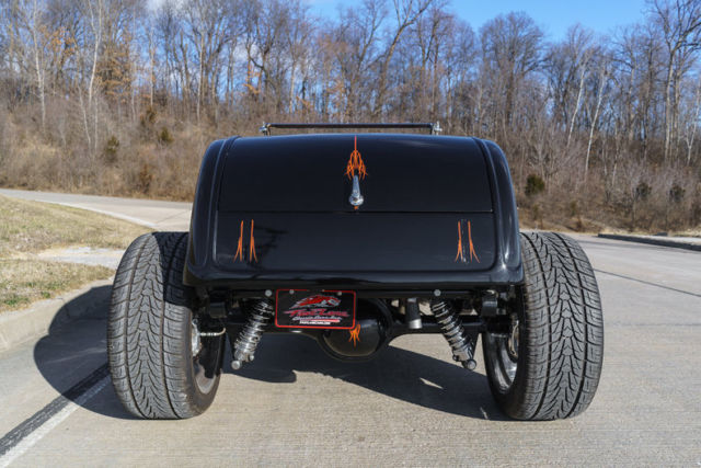 1932 Ford Roadster - photo 9