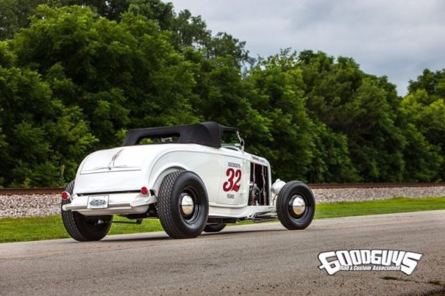 1932 Ford Roadster - photo 2