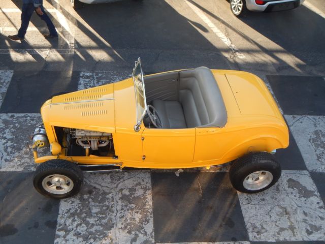 1932 FORD ROADSTER HI-BOY SCTA YELLOW 383 SBC ENGINE HOT ROD 1933 1934 1931 1932 Ford Roadster Roadster