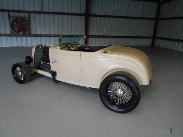 1932 Ford Roadster - photo 3
