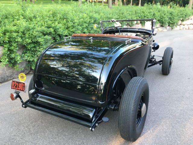 1932 Ford Roadster - photo 3