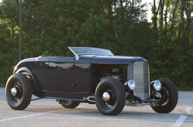 1932 Ford Roadster - photo 2