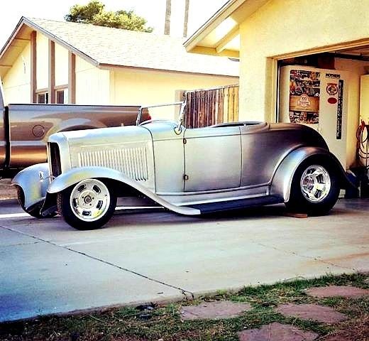 1932 Ford Roadster - photo 2
