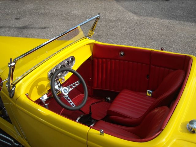 1932 Ford Roadster Coupe - photo 6