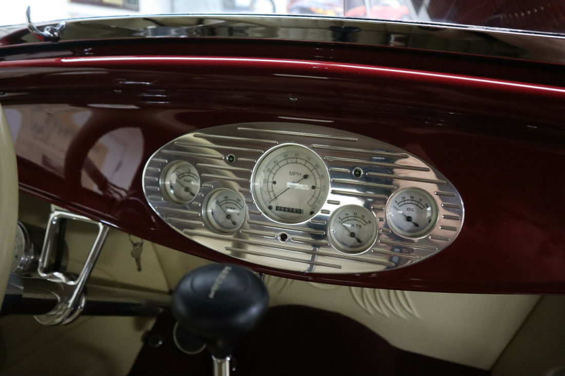 1932 Ford Roadster Highboy Hot Rod Show Car - photo 10