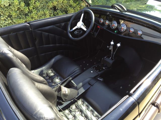 1932 Ford Roadster - photo 2