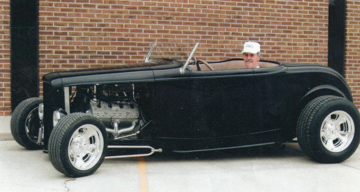 1932 FORD ROADSTER, SMOOTHER than SMOOTH fiberglass body. HALIBRAND quickchange, 1932 Ford street rod