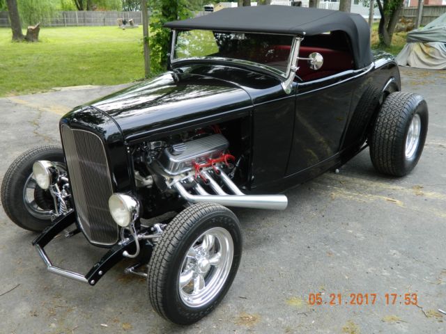1932 Ford Roadster - photo 2
