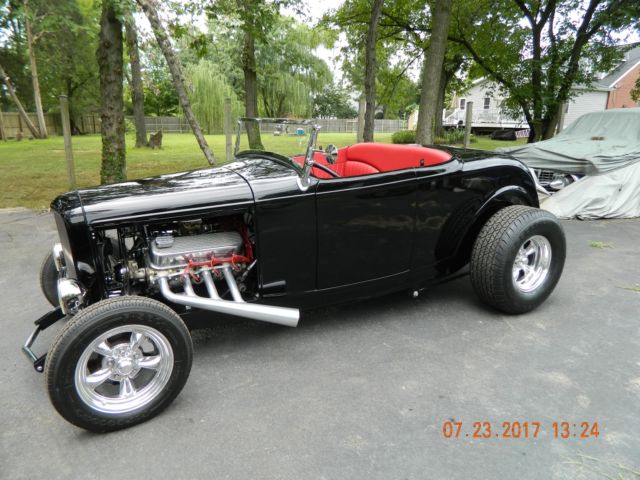 1932 Ford Roadster - photo 4