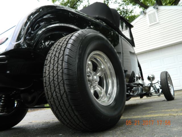 1932 Ford Roadster - photo 6