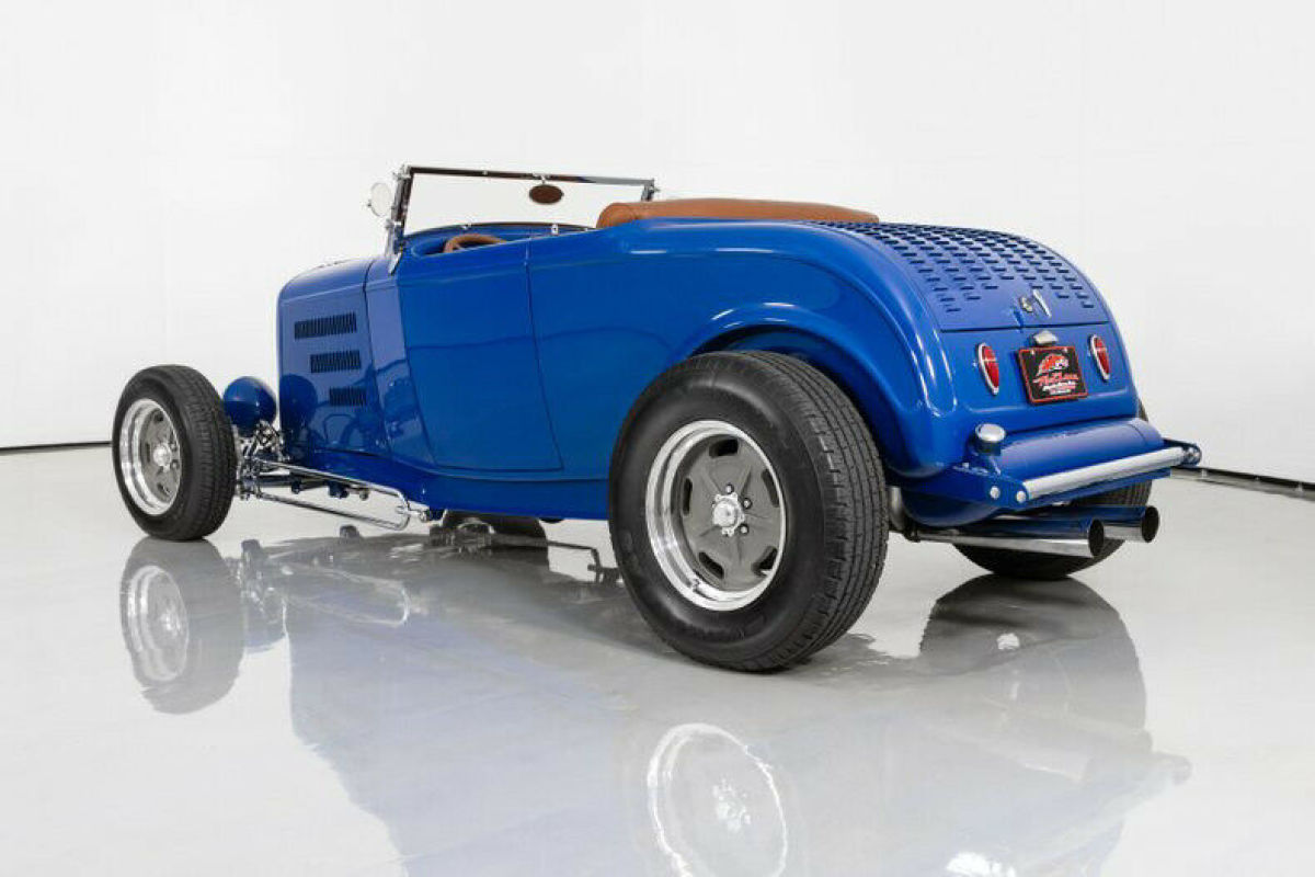 1932 Ford Roadster - photo 8