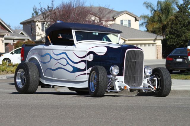 1932 Ford Roadster - photo 2
