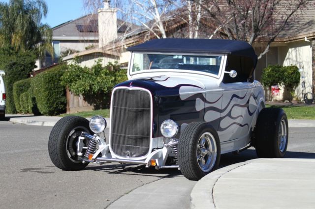 1932 Ford Roadster - photo 3