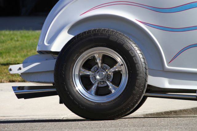 1932 Ford Roadster - photo 6