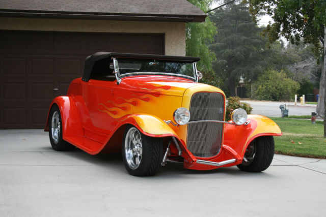 1932 Ford Roadster - photo 2