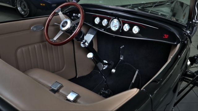 1932 Ford Roadster - photo 8