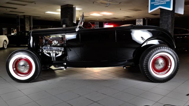 1932 Ford Roadster - photo 2
