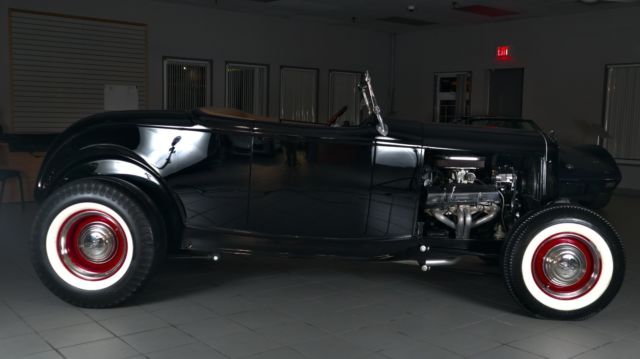 1932 Ford Roadster - photo 3